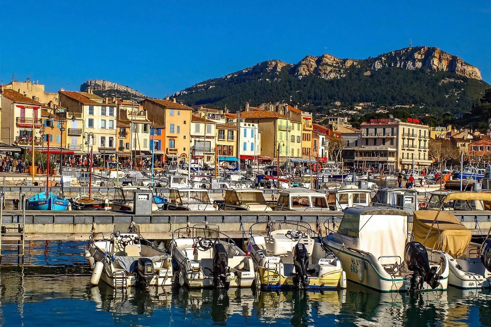 Cassis Rdc Climatise - Parking Gratuit Apartment