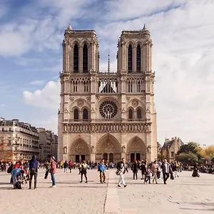 Studio Calme Et éclairé Proche De Nation A Appartement Paris